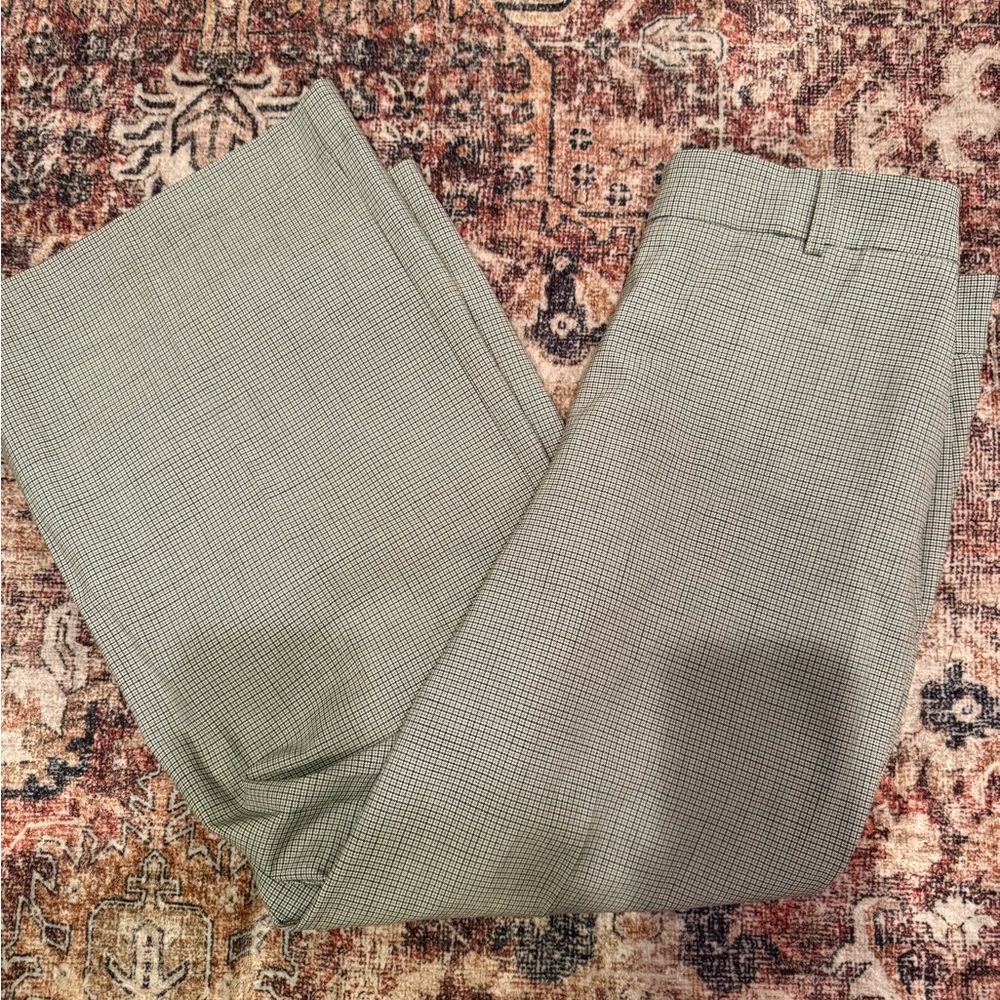 Women’s cropped checkered slacks